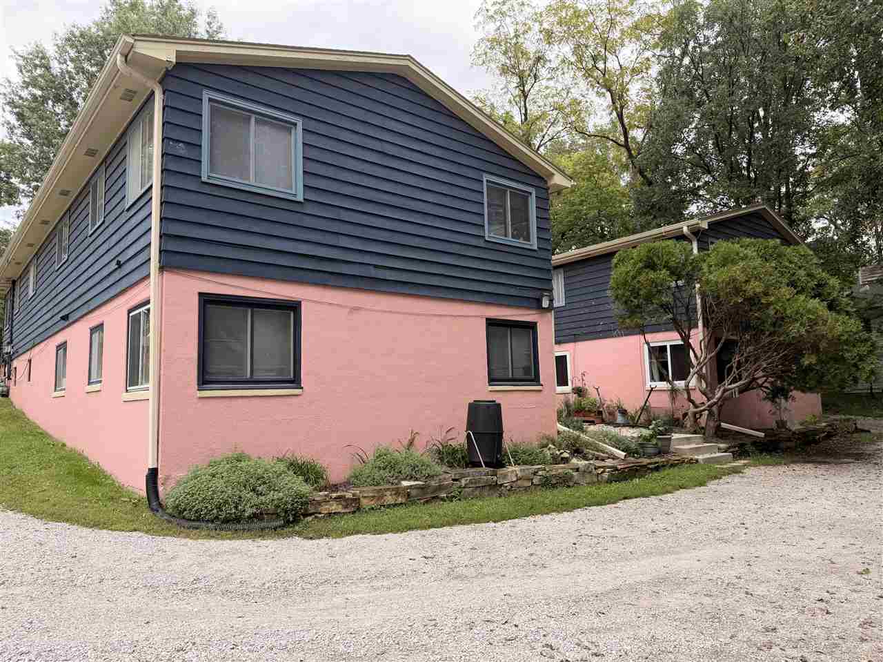 2605/2607 E Court Street Iowa City IA 52245