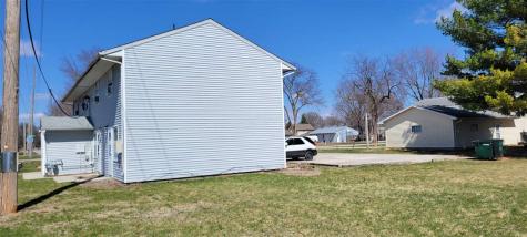 695 W Pine Street Marengo IA 52301