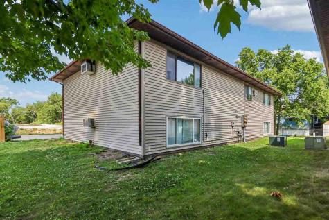 58 Northwood Drive Hiawatha IA 52233