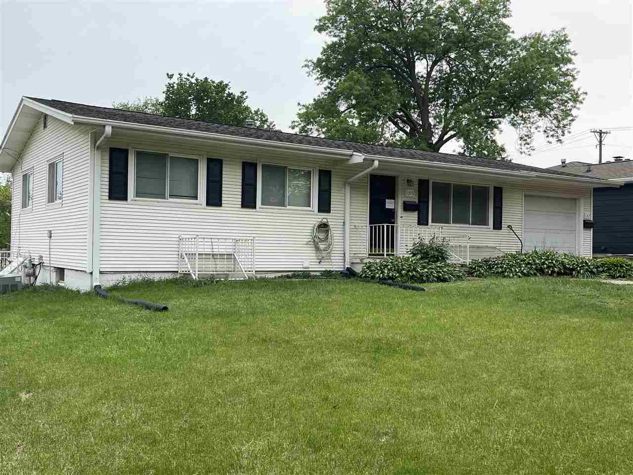 1315 Oakcrest Street Iowa City IA 52246