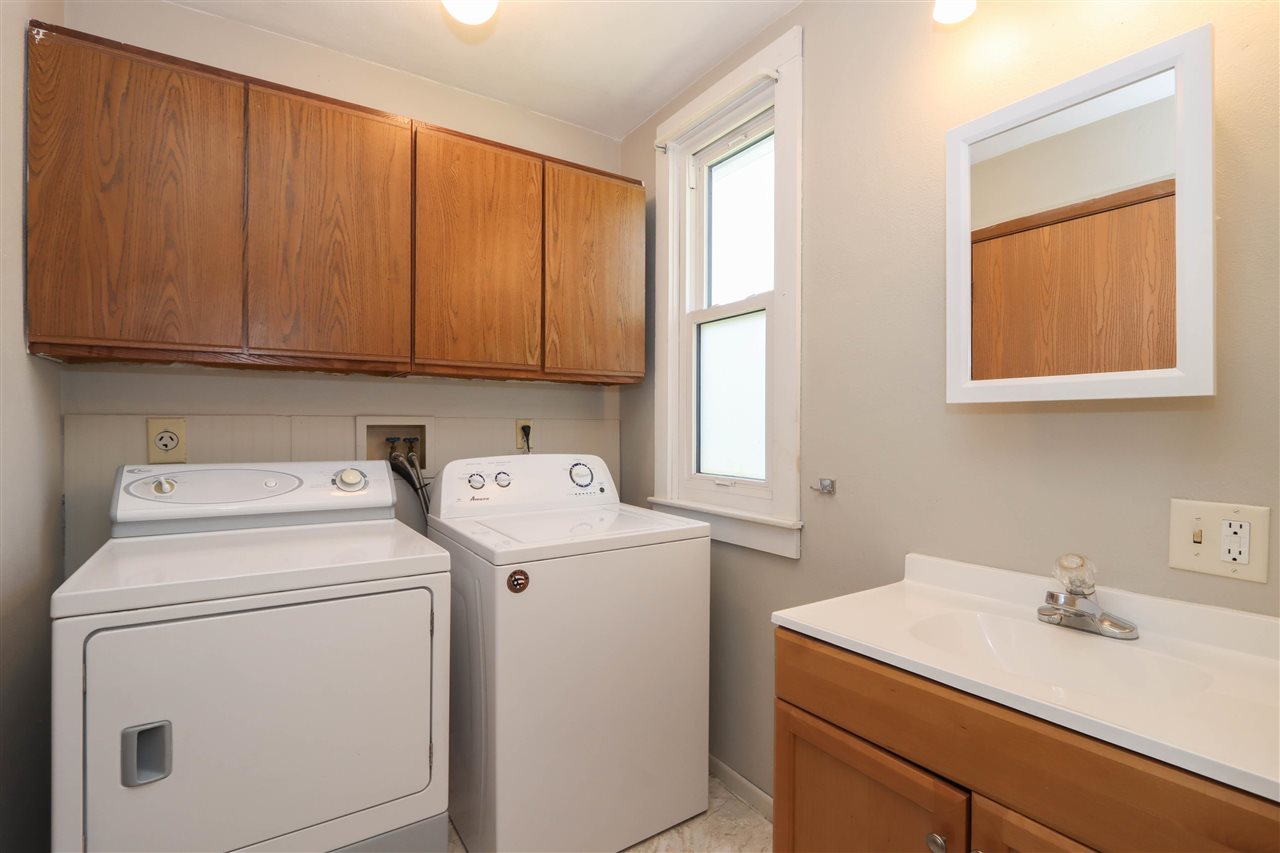 733 E 2nd Avenue Washington IA 52353