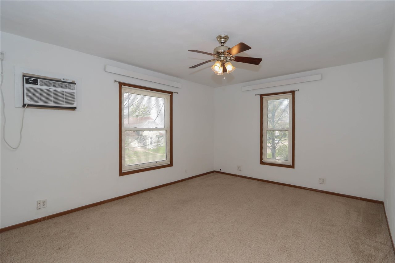 733 E 2nd Avenue Washington IA 52353