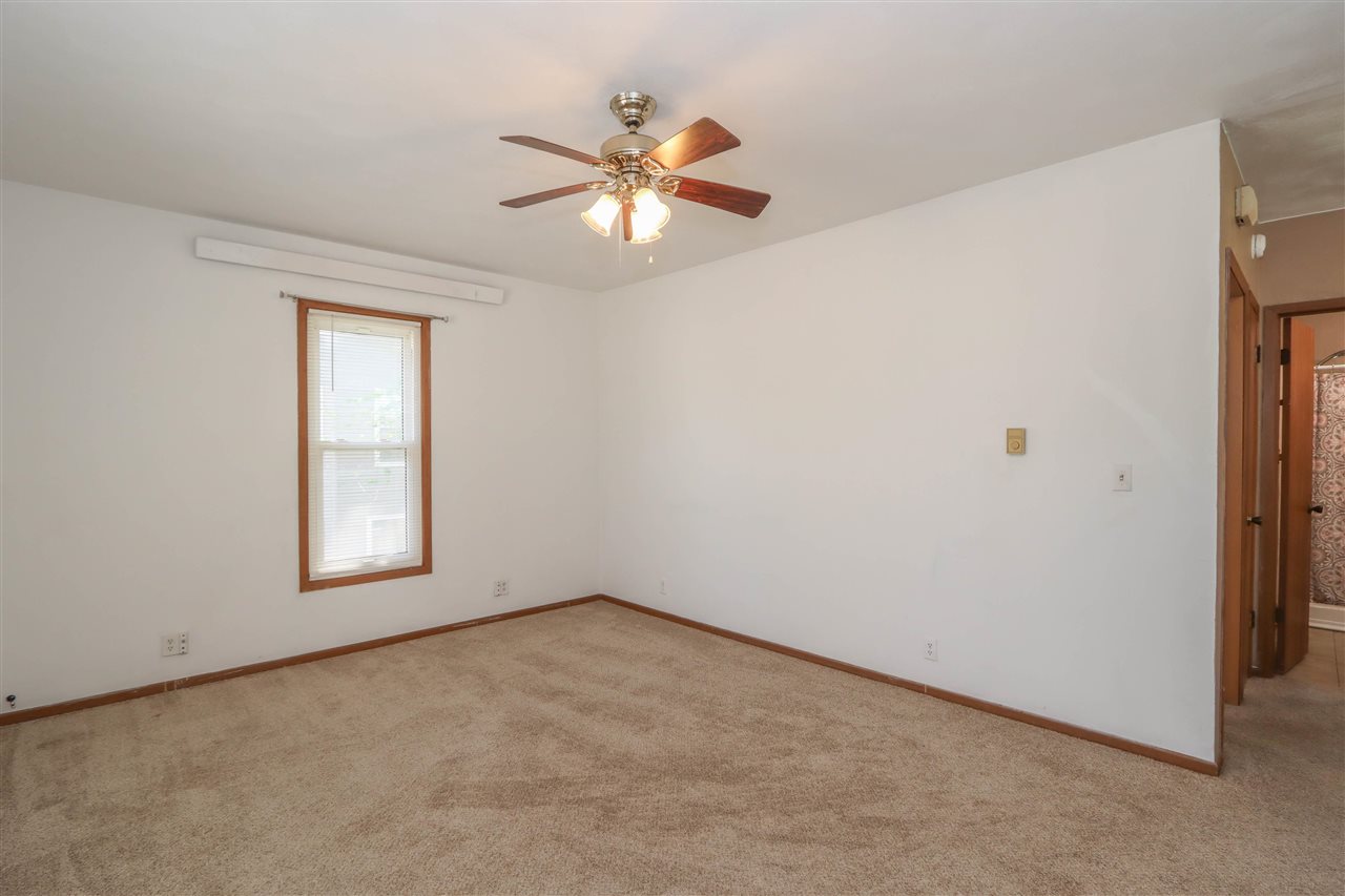 733 E 2nd Avenue Washington IA 52353