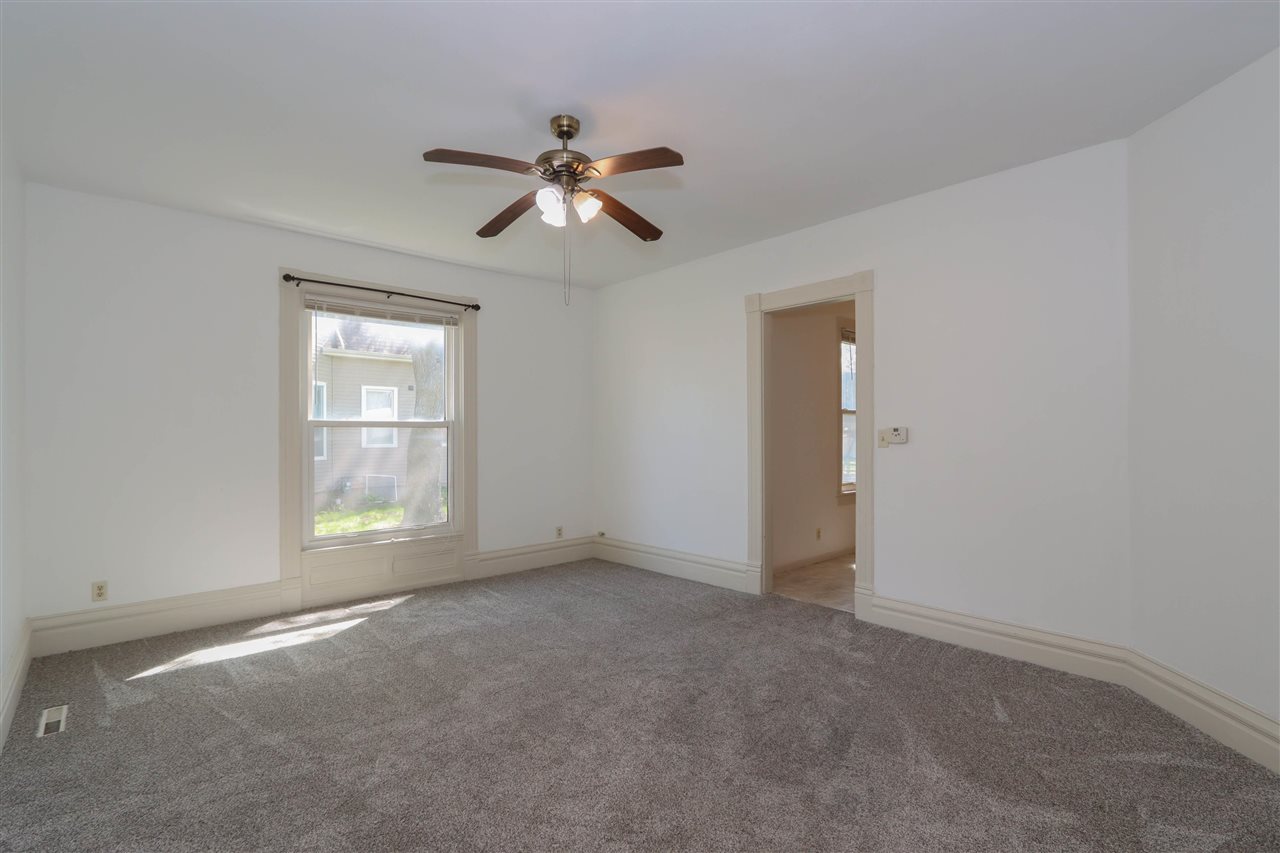 733 E 2nd Avenue Washington IA 52353