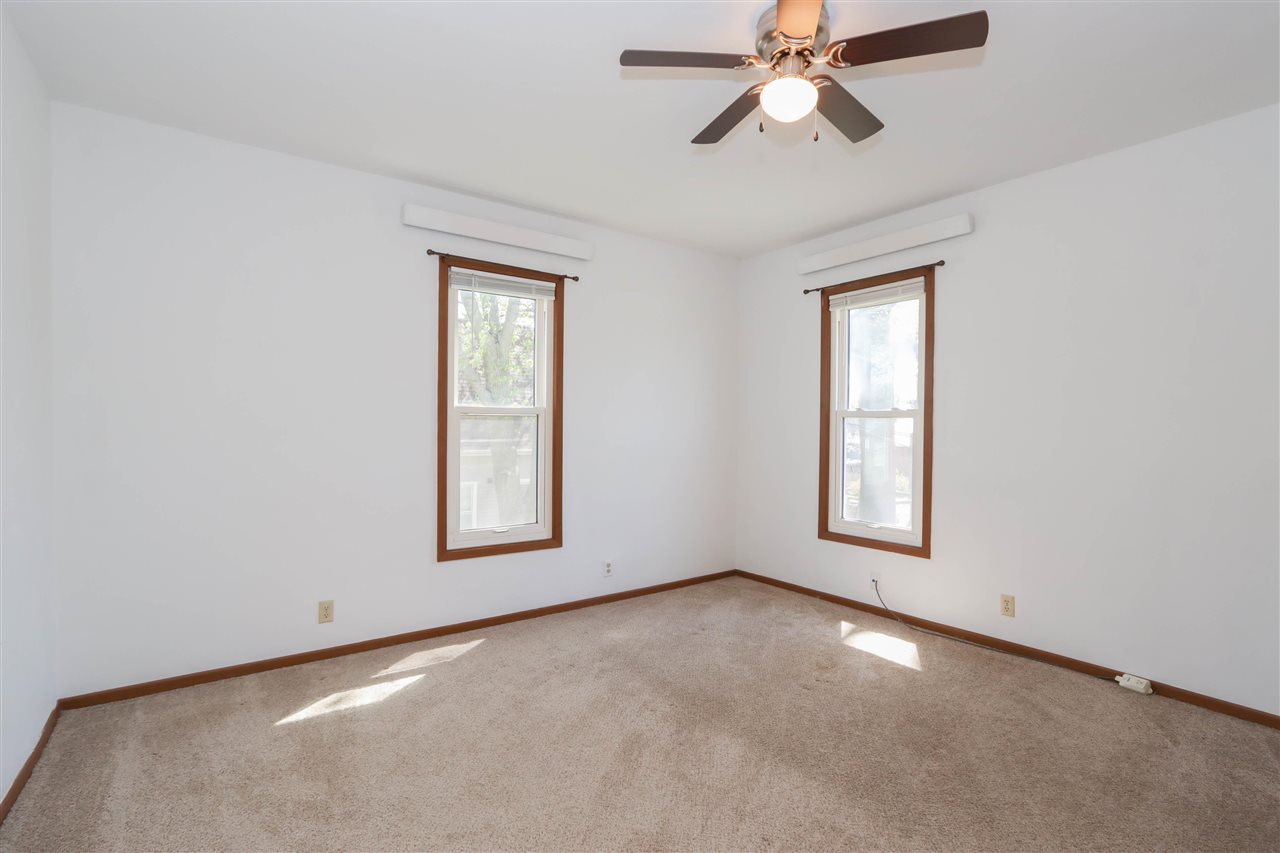 733 E 2nd Avenue Washington IA 52353