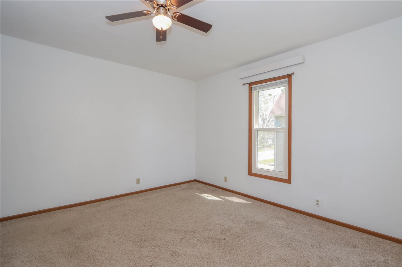 733 E 2nd Avenue Washington IA 52353