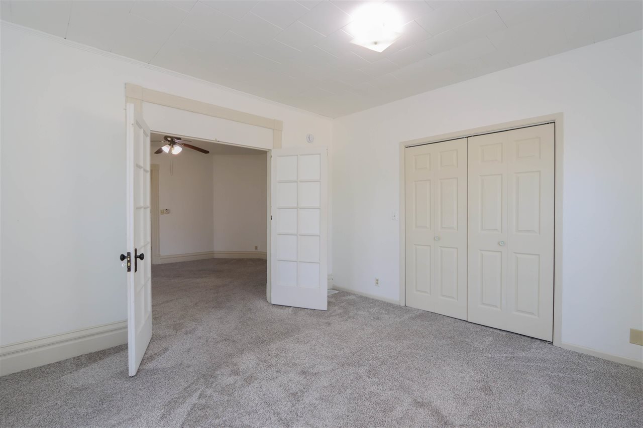 733 E 2nd Avenue Washington IA 52353