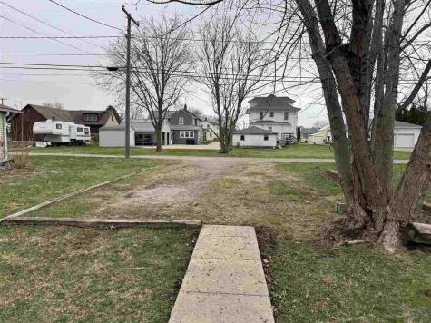907 6th Avenue Belle Plaine IA 52208