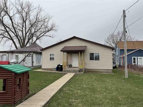 907 6TH Avenue Belle Plaine IA 52208