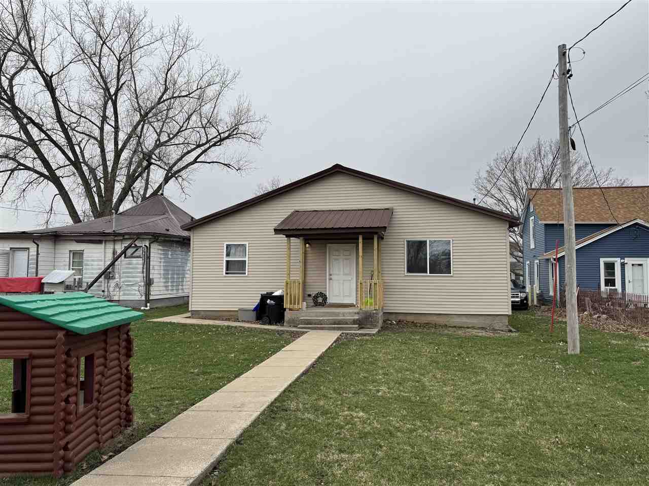 907 6th Avenue Belle Plaine IA 52208
