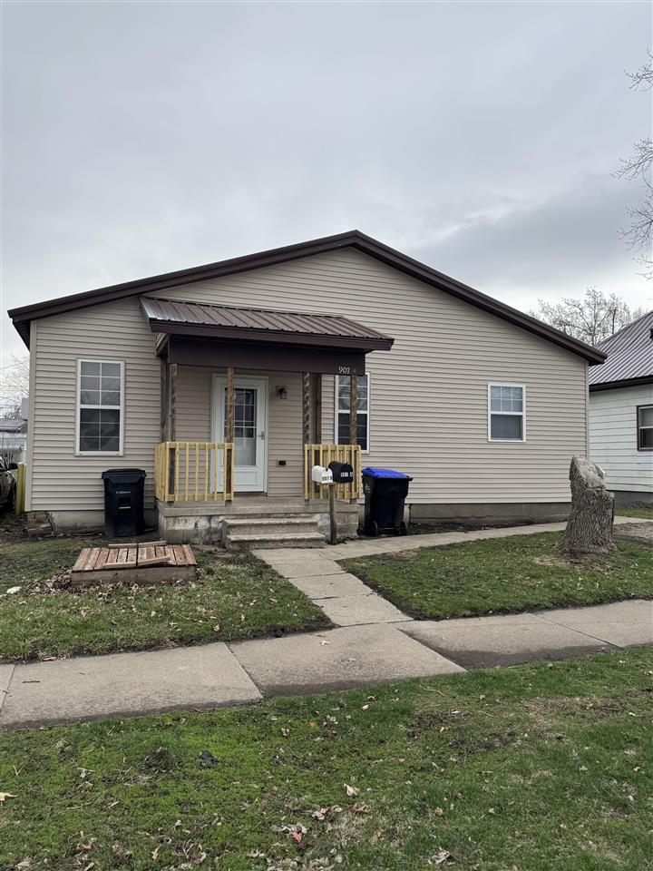 907 6th Avenue Belle Plaine IA 52208