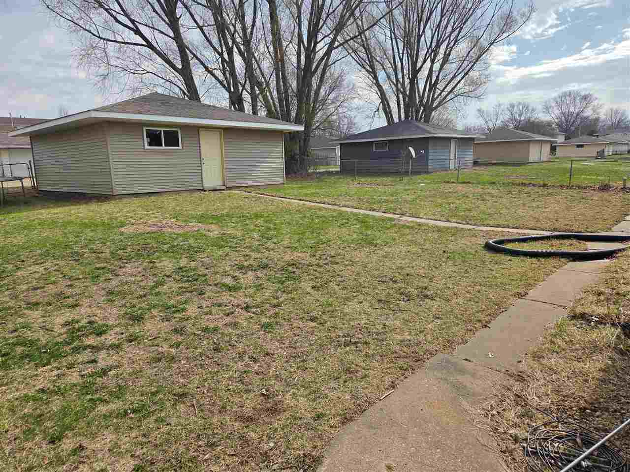 640/642 W 61st Street Davenport IA 52806