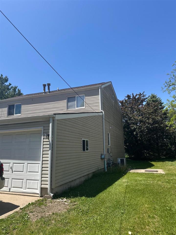 223/225 SW Swisher View Drive Swisher IA 52338
