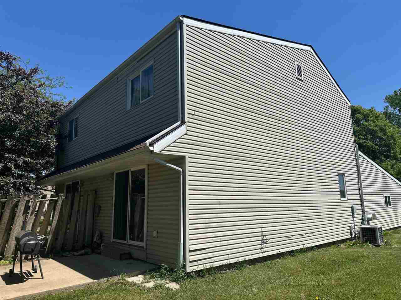 223/225 SW Swisher View Drive Swisher IA 52338