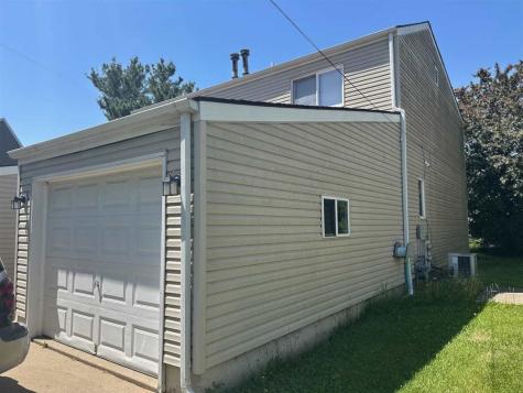 223/225 SW Swisher View Drive Swisher IA 52338