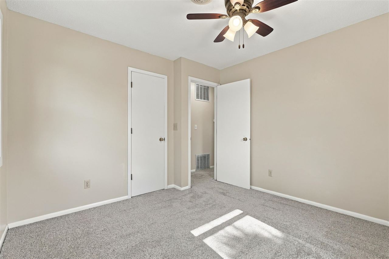 408 E Main Hills IA 52235