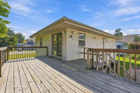 408 E Main Hills IA 52235