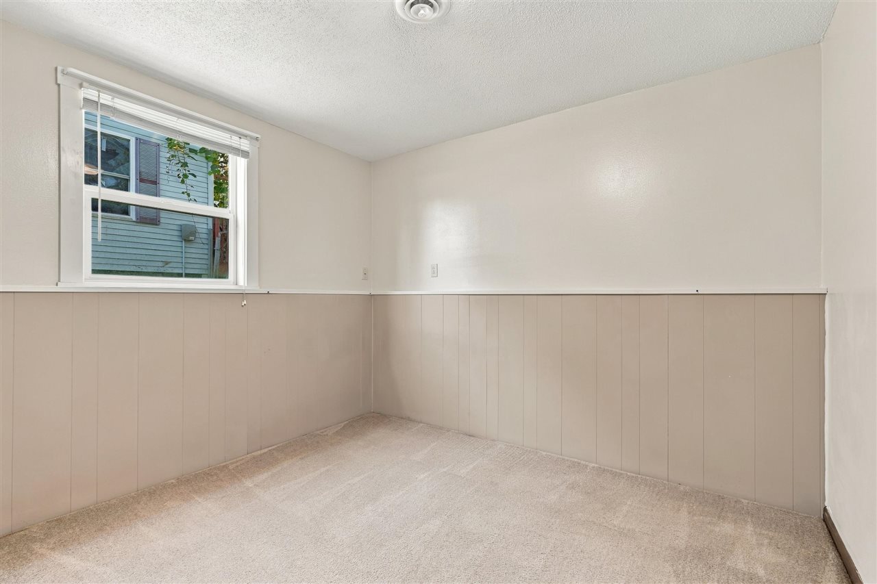 408 E Main Hills IA 52235