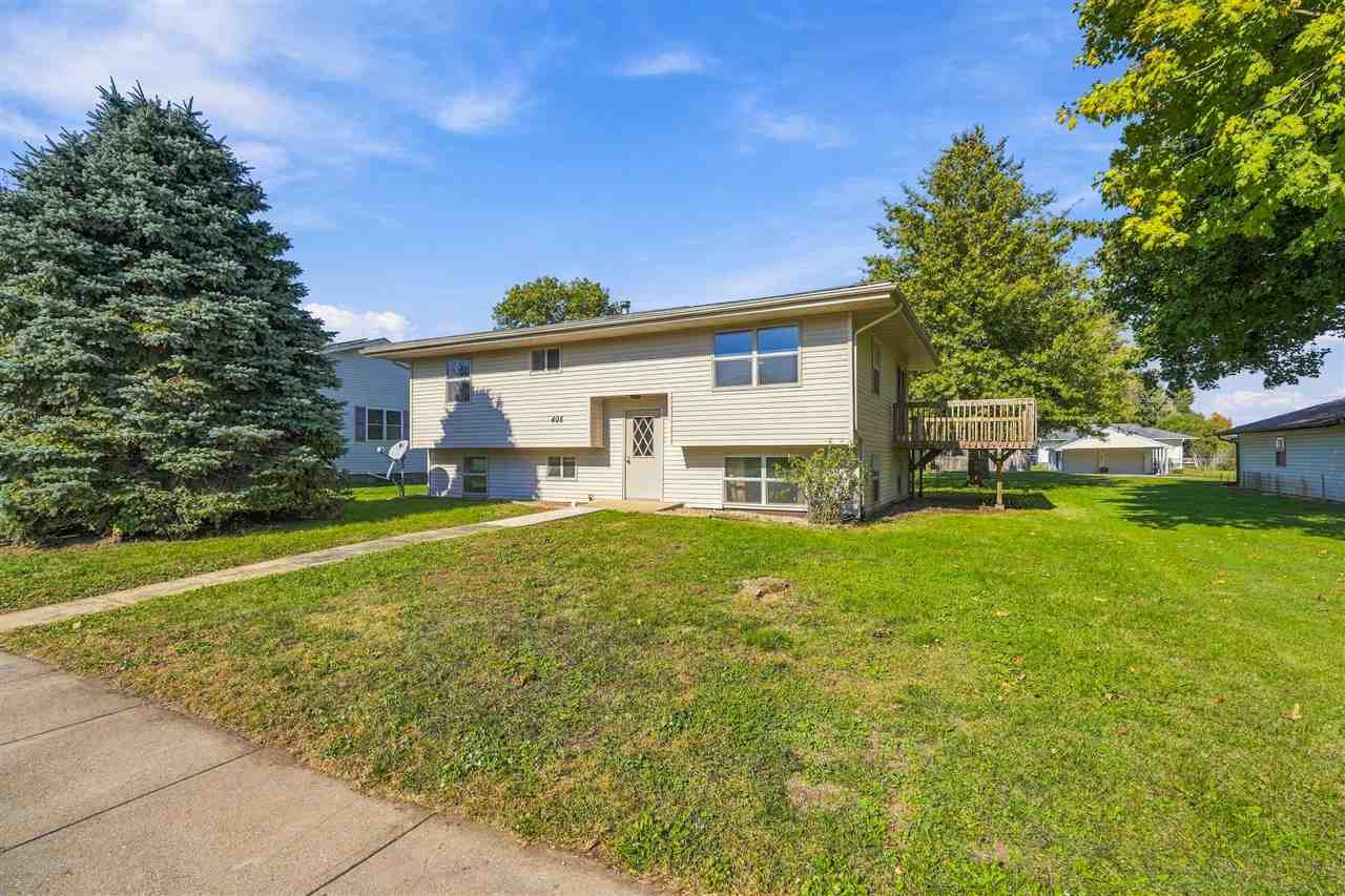 408 E Main Hills IA 52235