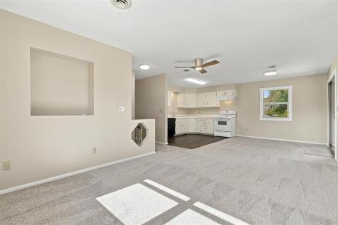 408 E Main Hills IA 52235