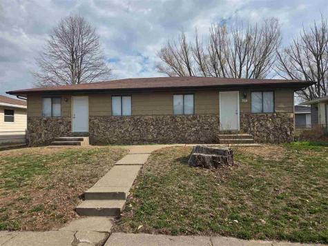 710/712 W 61st Street Davenport IA 52806