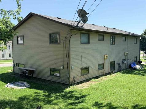 220 N Ella Street Riverside IA 52327