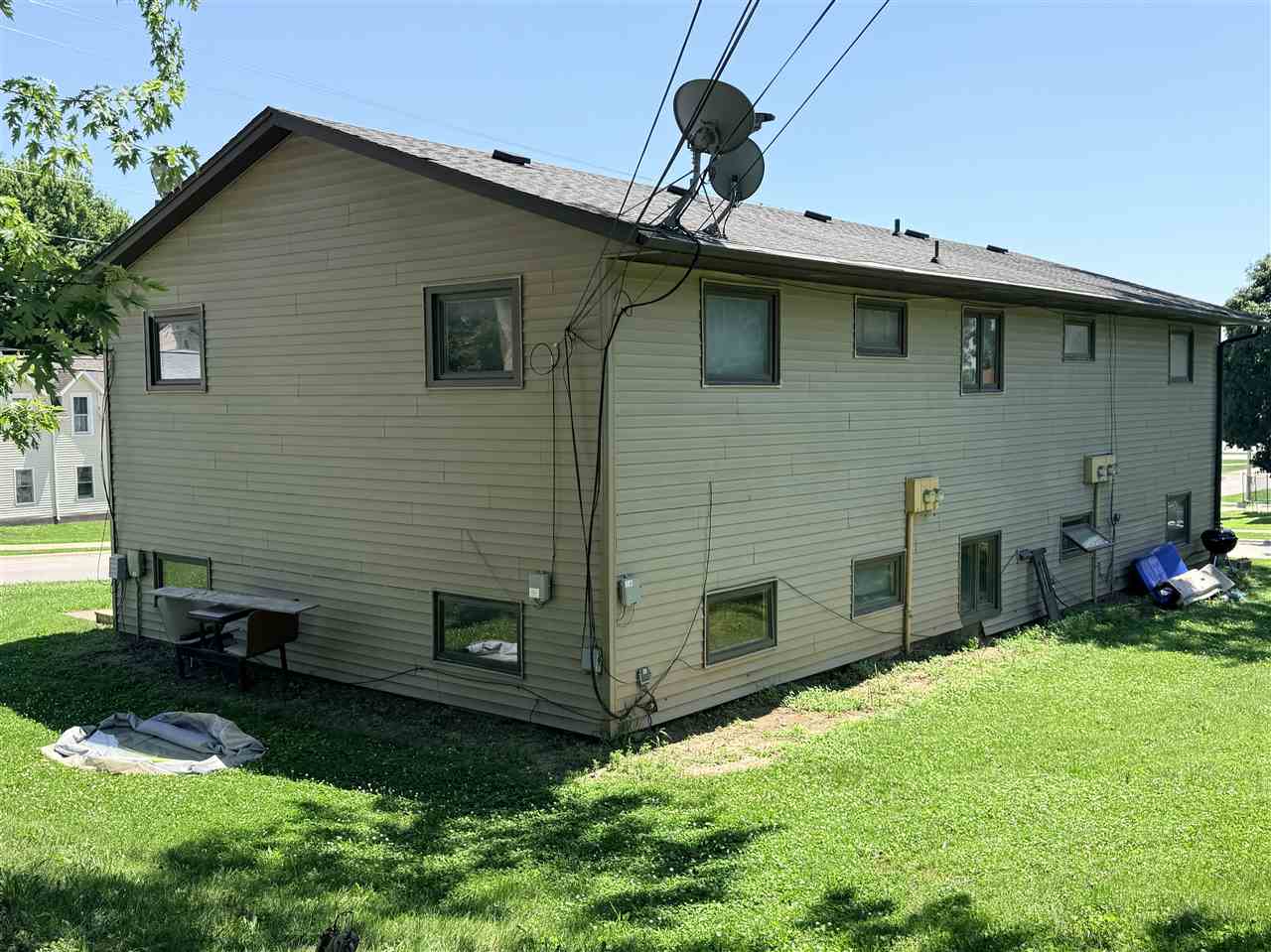 220 N Ella Street Riverside IA 52327