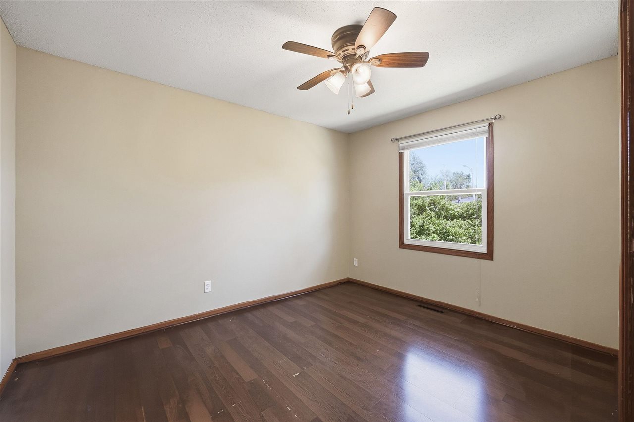 350 & 352 3rd Avenue Marion IA 52302