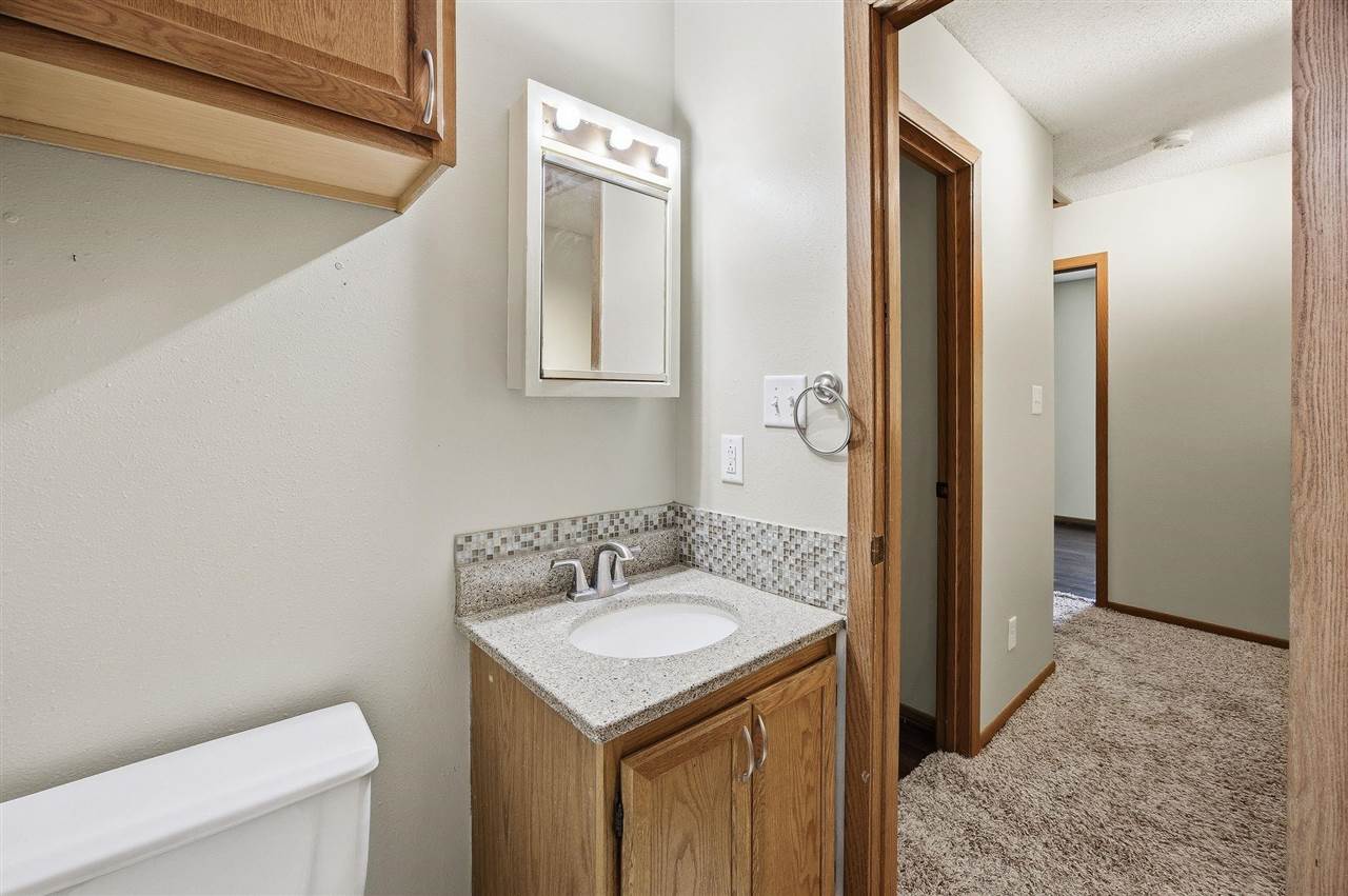 350 & 352 3rd Avenue Marion IA 52302