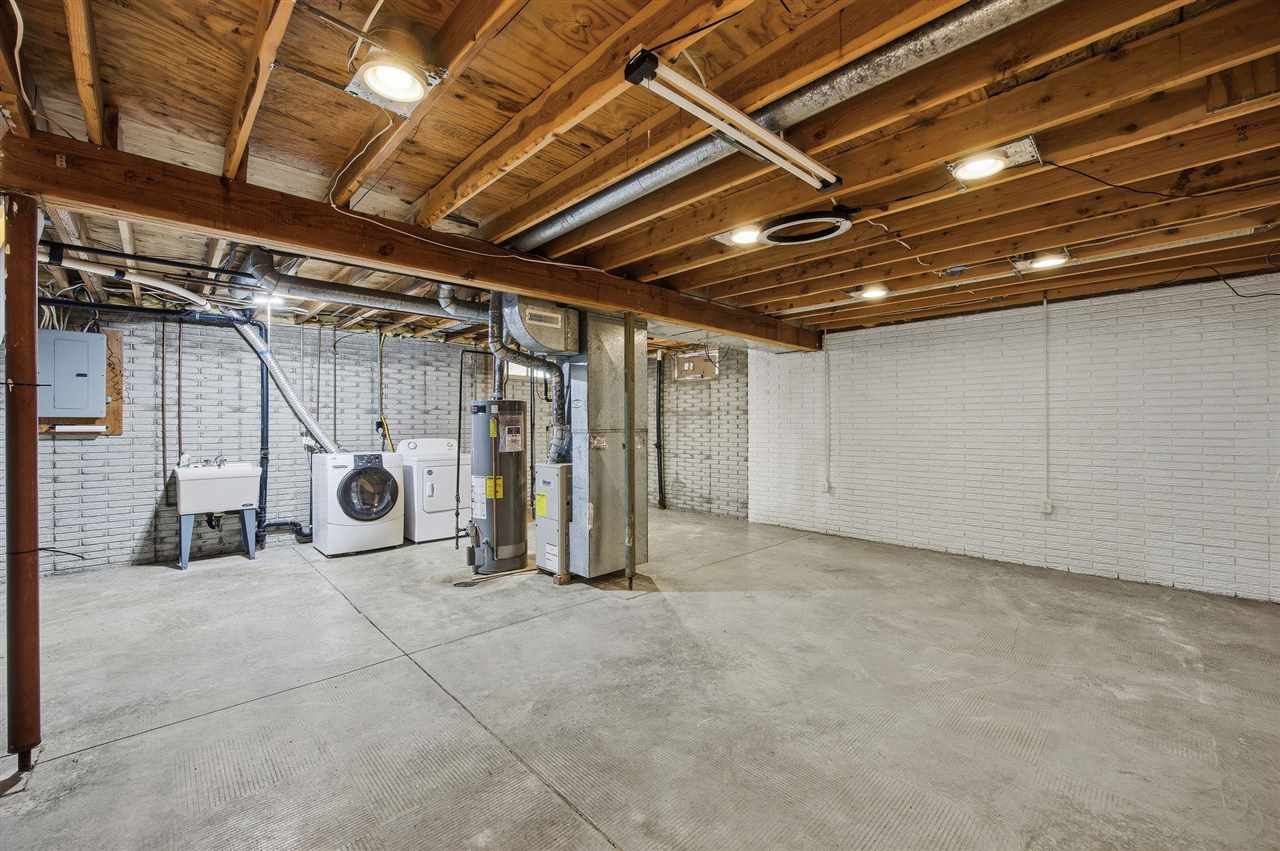 350 & 352 3rd Avenue Marion IA 52302