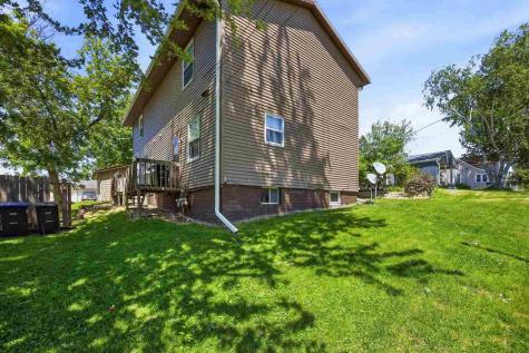 350 & 352 3rd Avenue Marion IA 52302