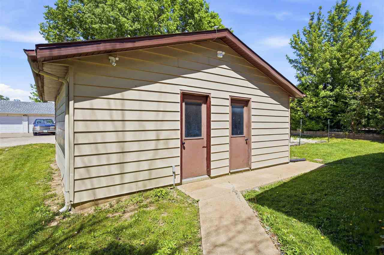 350 & 352 3rd Avenue Marion IA 52302