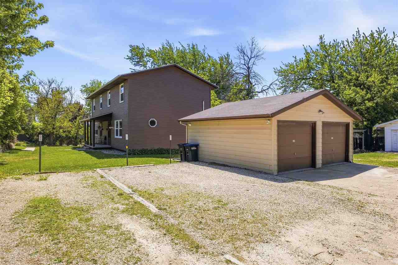 350 & 352 3rd Avenue Marion IA 52302