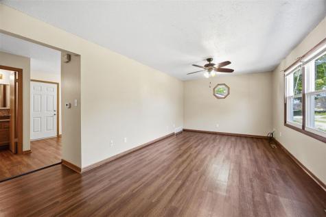 350 & 352 3rd Avenue Marion IA 52302