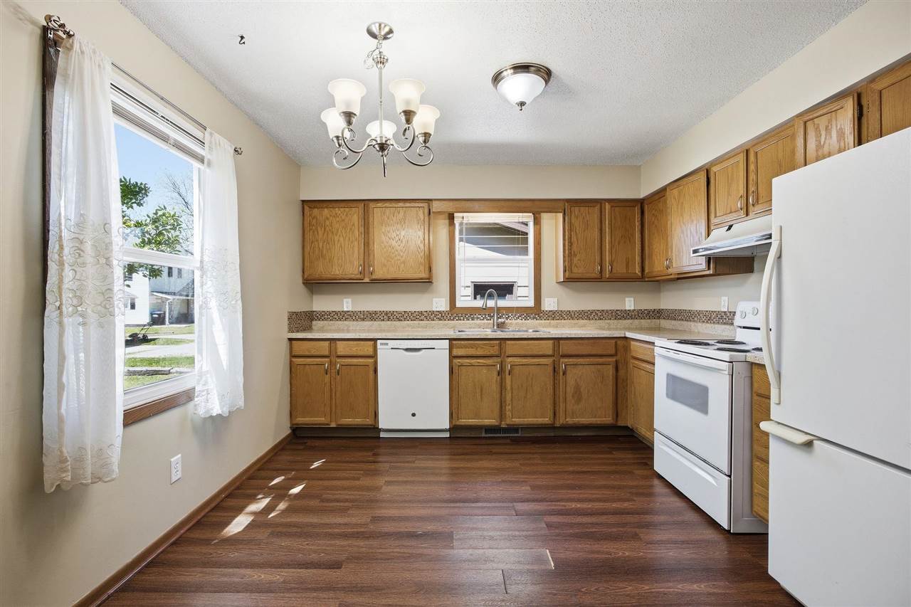 350 & 352 3rd Avenue Marion IA 52302