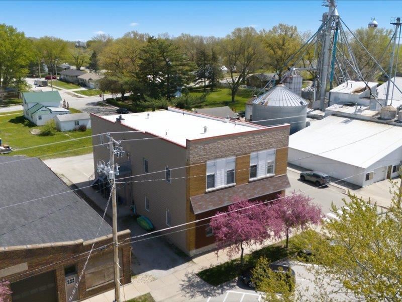 230 S Dubuque Street Solon IA 52333