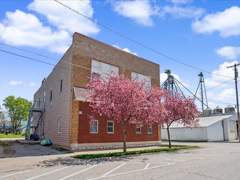 230 S Dubuque Street Solon IA 52333