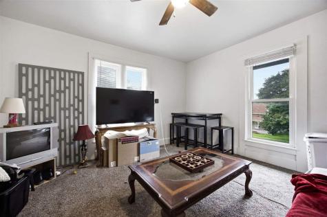 620 N Marion Avenue Washington IA 52353