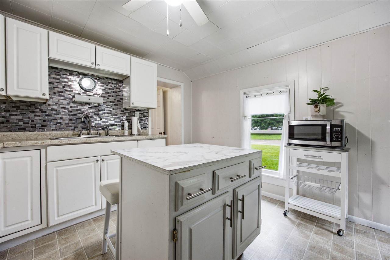 620 N Marion Avenue Washington IA 52353