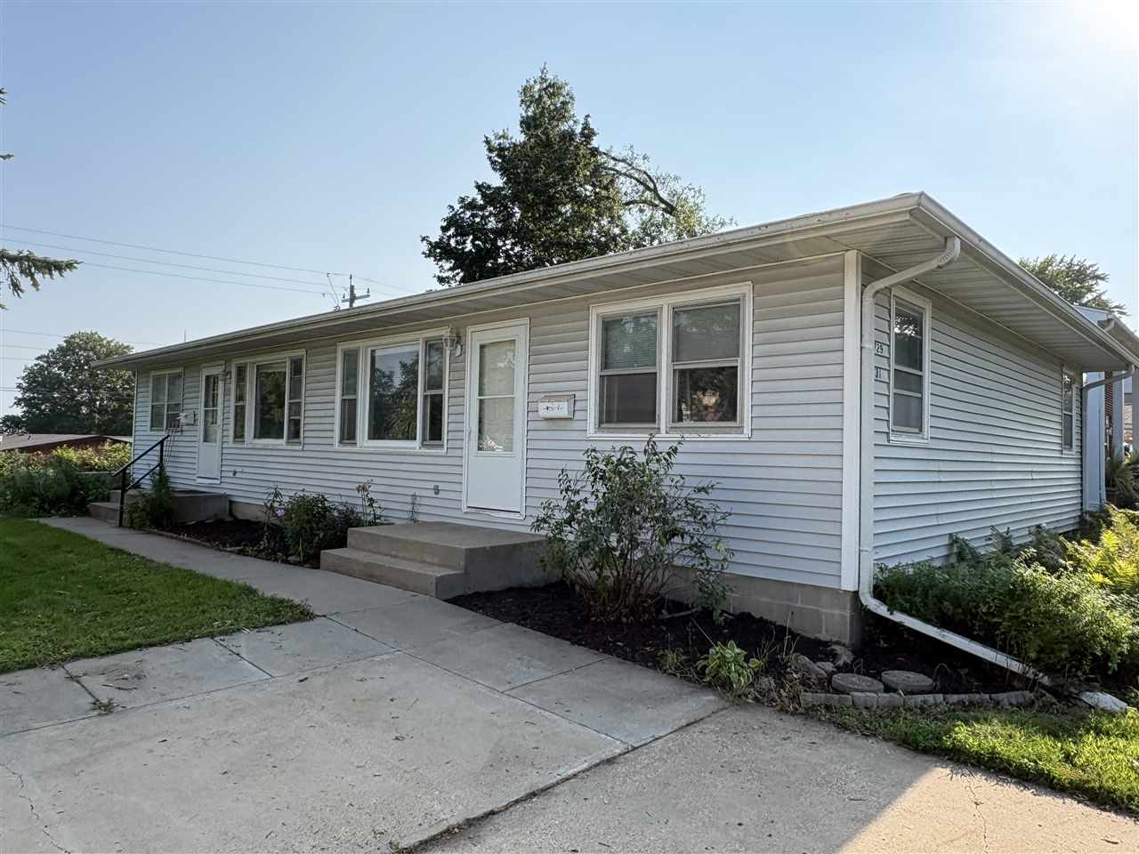 2729 & 2731 Wayne Avenue Iowa City IA 52240