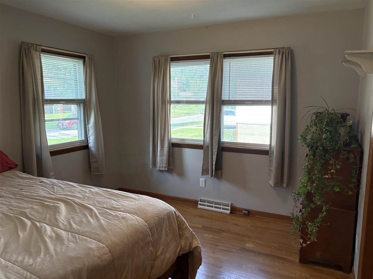 2729 & 2731 Wayne Avenue Iowa City IA 52240