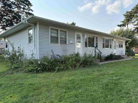2729 & 2731 Wayne Avenue Iowa City IA 52240
