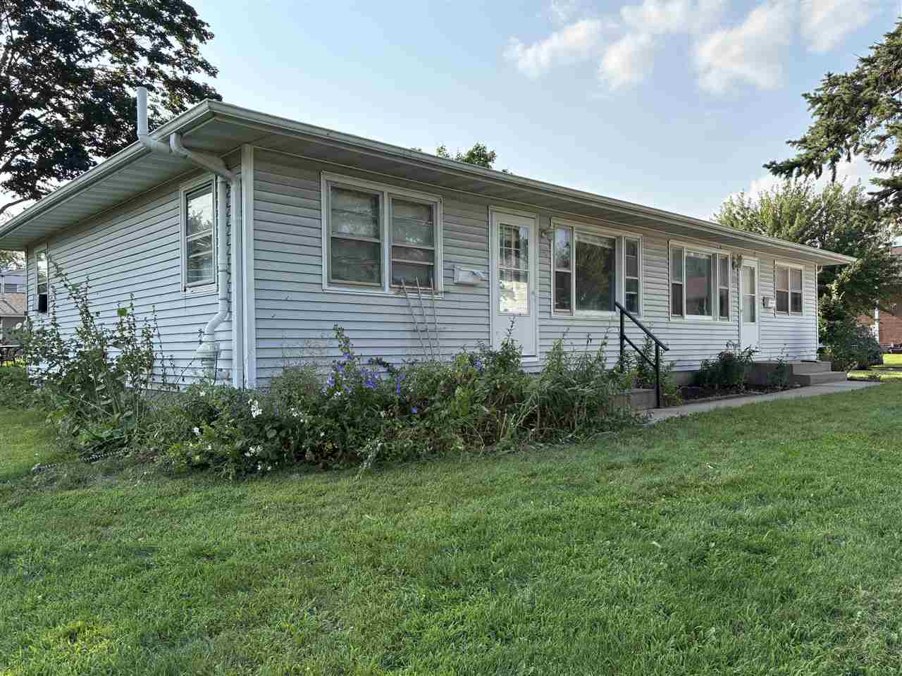 2729 & 2731 Wayne Avenue Iowa City IA 52240