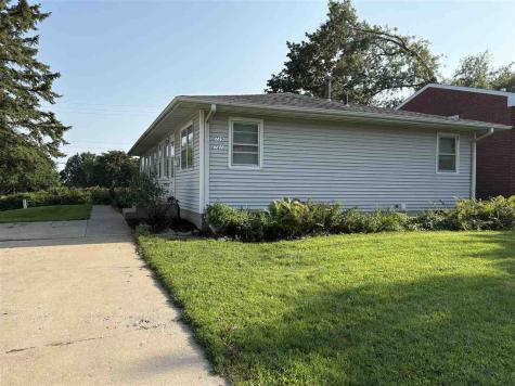 2729 & 2731 Wayne Avenue Iowa City IA 52240