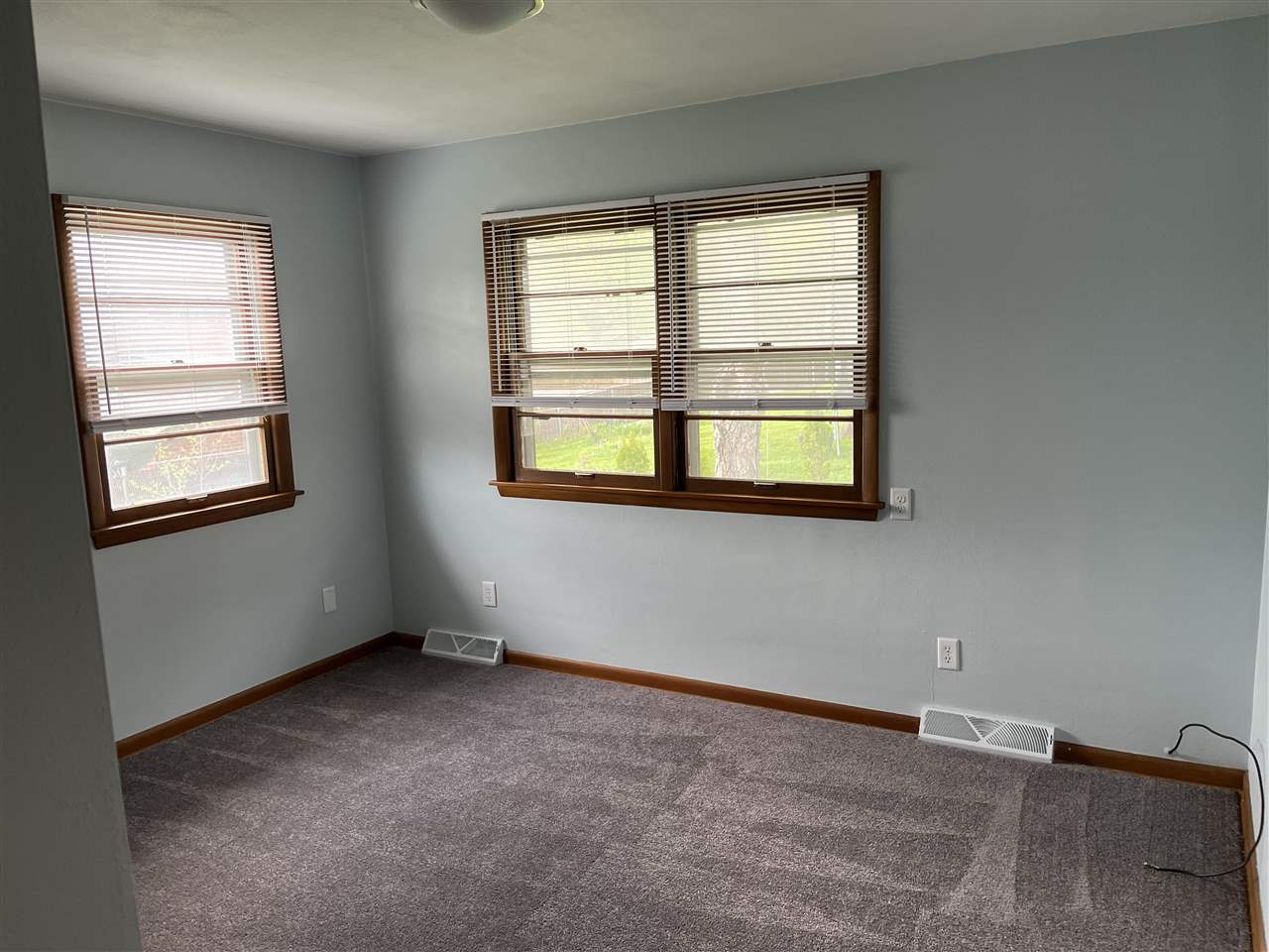 2729 & 2731 Wayne Avenue Iowa City IA 52240