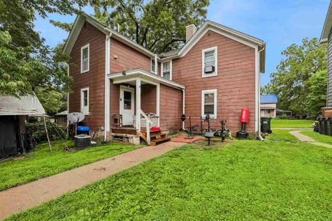 323 N Lucas Street Iowa City IA 52245