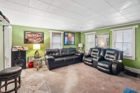323 N Lucas Street Iowa City IA 52245