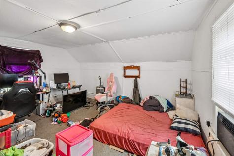 323 N Lucas Street Iowa City IA 52245