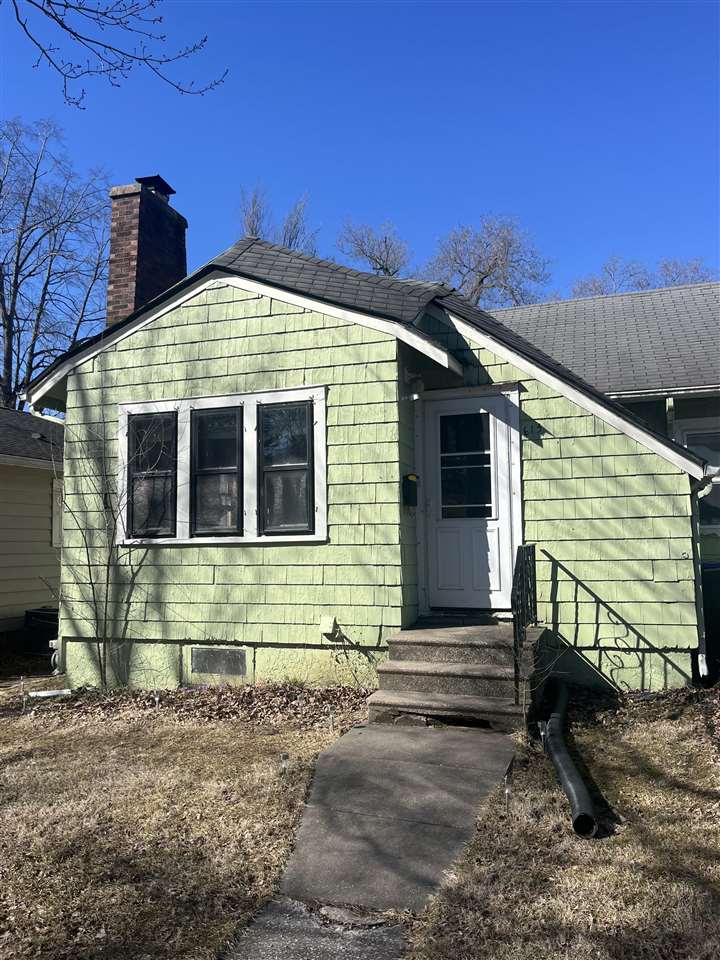 611 S 7th Avenue Iowa City IA 52240