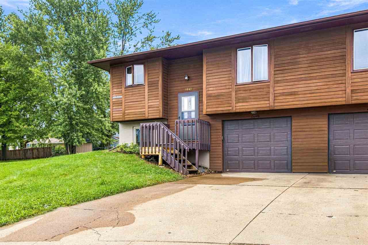 1841 & 1843 Hollywood Court Iowa City IA 52240